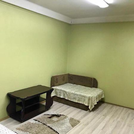 Метро Кпи, Улица Борщаговская Kyiv Eksteriør billede